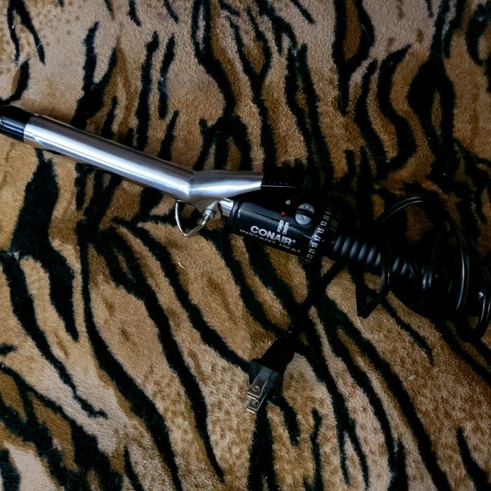 Conair Curling Iron.. Bran New!